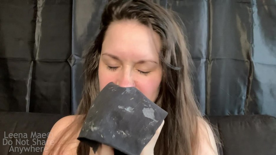 Leena Mae - Picking My Nose Into a Black Hanky